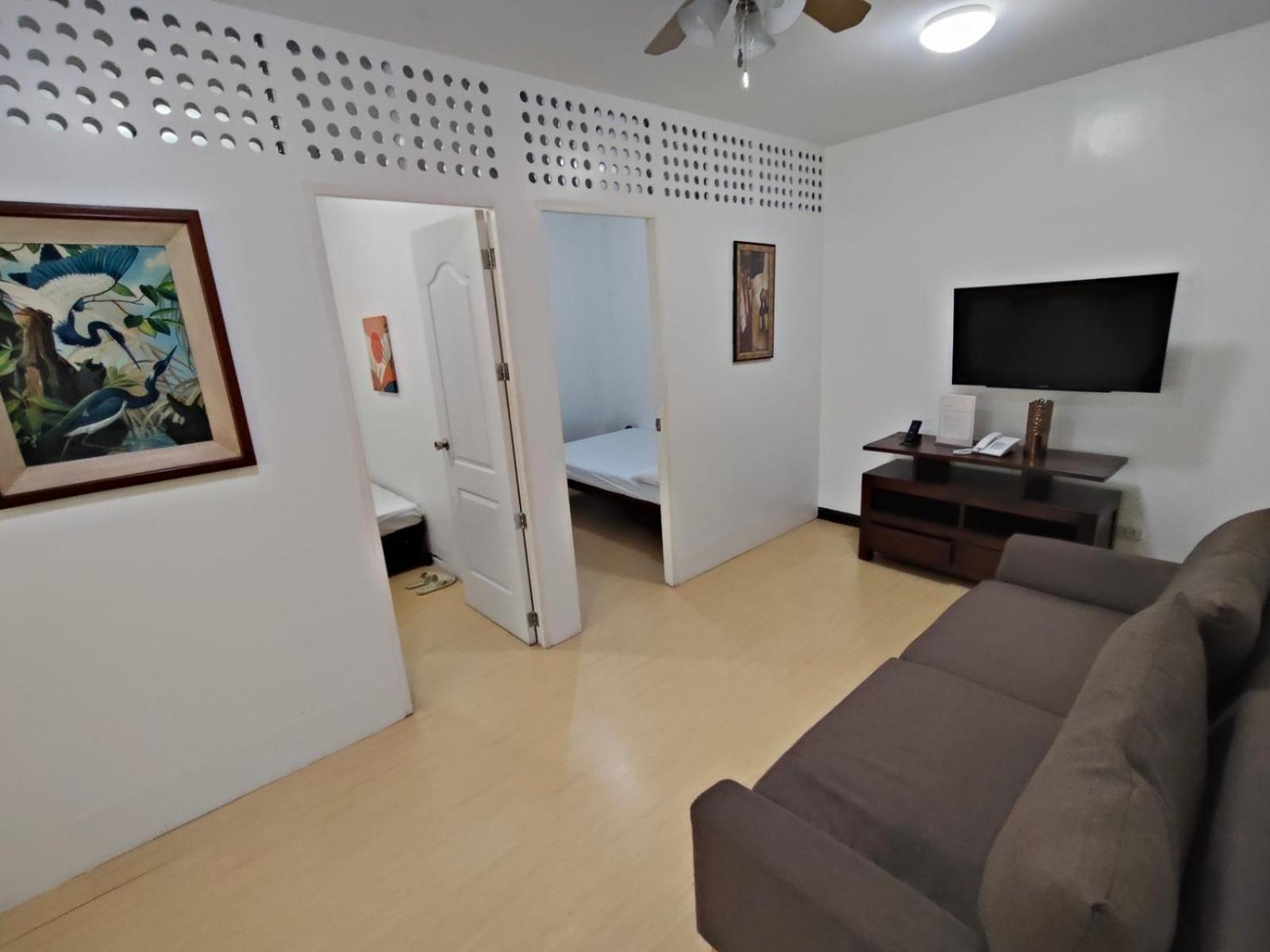 La Belladoza Near Airport 호텔 Paranaque City 외부 사진