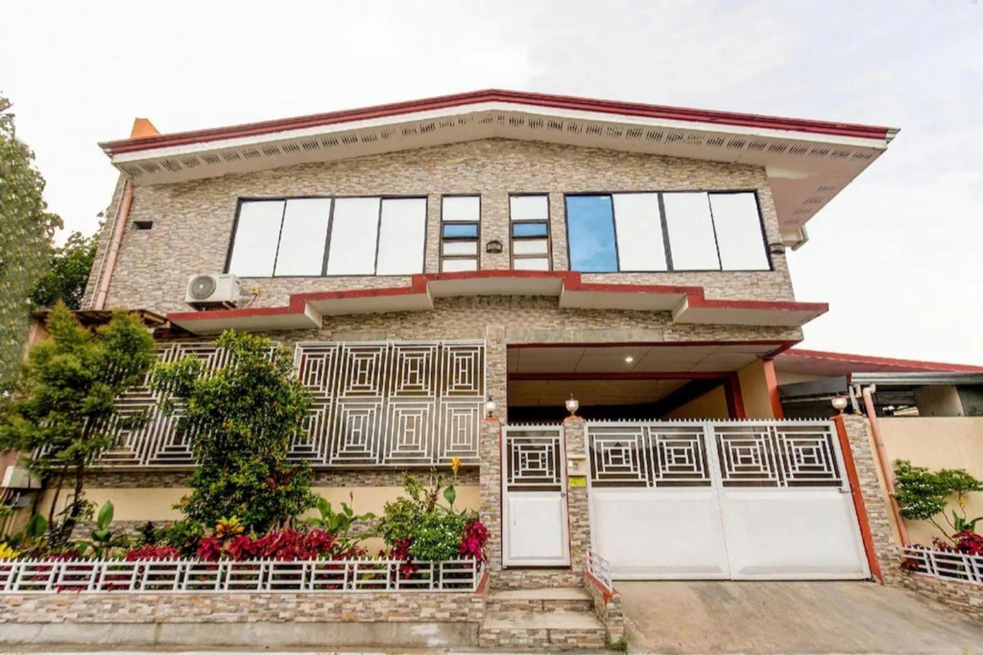 La Belladoza Near Airport 호텔 Paranaque City 외부 사진